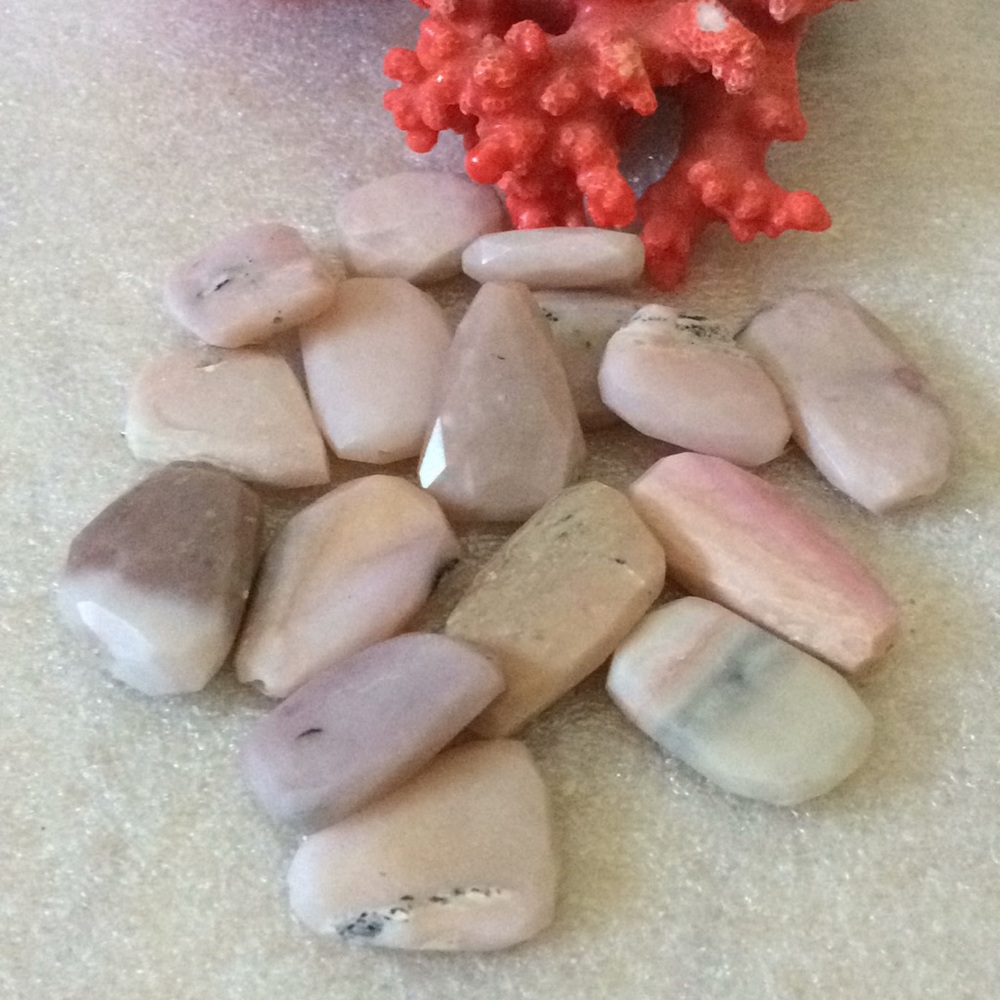 722 CT pink opal stone